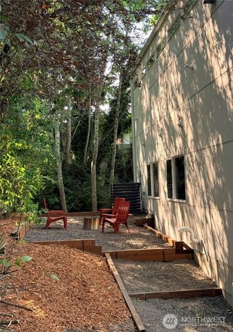 9007 Sand Point Way NE, Seattle, WA 98115
