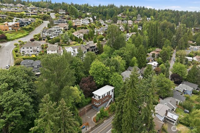 9007 Sand Point Way NE, Seattle, WA 98115