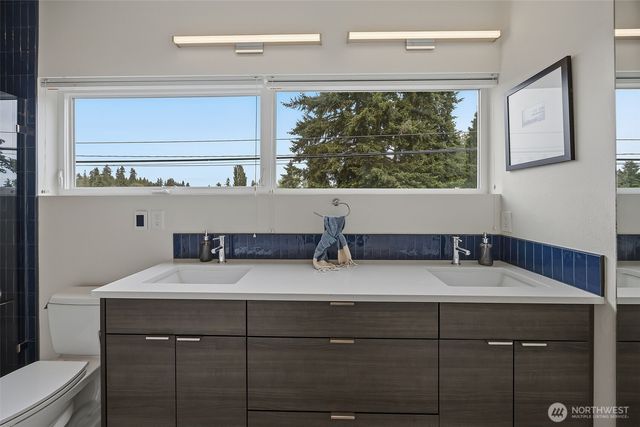 9007 Sand Point Way NE, Seattle, WA 98115