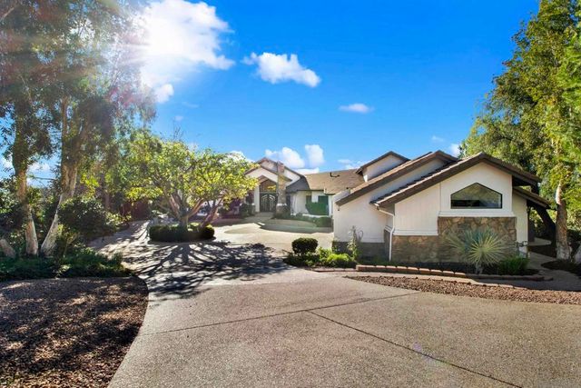 17801 Joyas Court, Poway, CA 92064