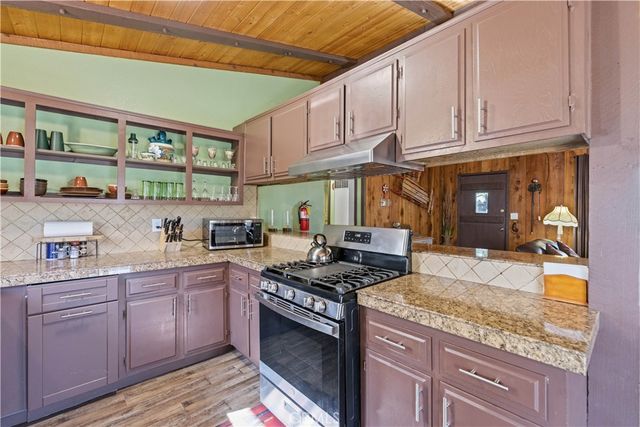 44667 Barton, Sugarloaf, CA 92386