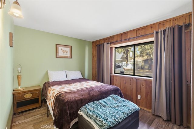 44667 Barton, Sugarloaf, CA 92386