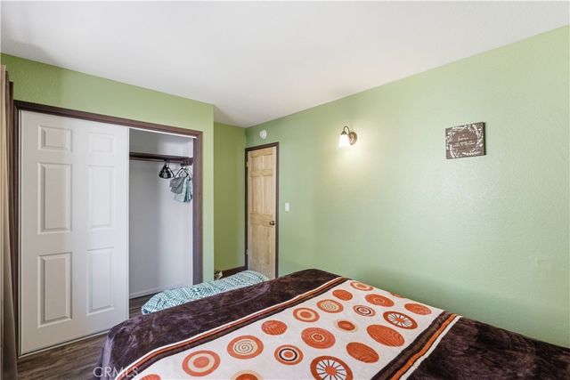 44667 Barton, Sugarloaf, CA 92386