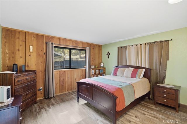 44667 Barton, Sugarloaf, CA 92386