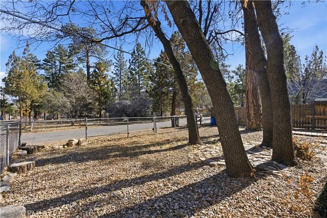 44667 Barton, Sugarloaf, CA 92386