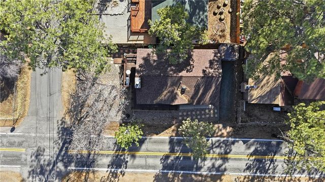 44667 Barton, Sugarloaf, CA 92386