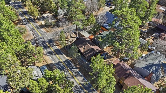 44667 Barton, Sugarloaf, CA 92386