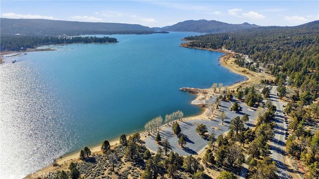 44667 Barton, Sugarloaf, CA 92386