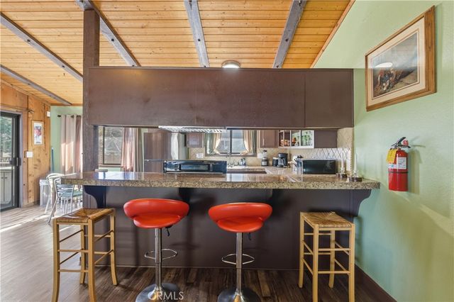 44667 Barton, Sugarloaf, CA 92386