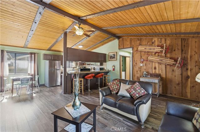 44667 Barton, Sugarloaf, CA 92386