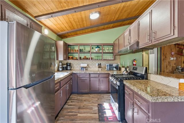 44667 Barton, Sugarloaf, CA 92386