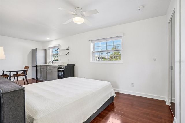 1100 E CAROLINE STREET 106, Tavares, FL 32778