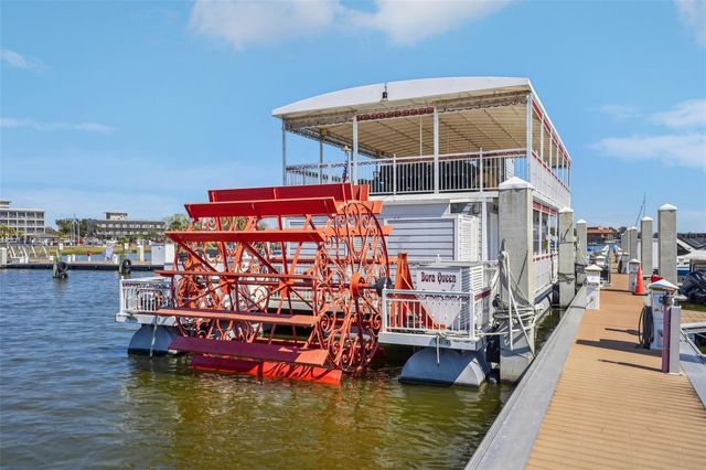 1100 E CAROLINE STREET 106, Tavares, FL 32778