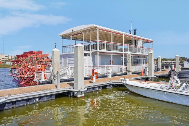 1100 E CAROLINE STREET 106, Tavares, FL 32778