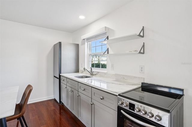 1100 E CAROLINE STREET 106, Tavares, FL 32778