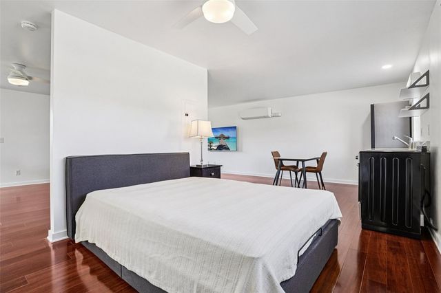 1100 E CAROLINE STREET 106, Tavares, FL 32778