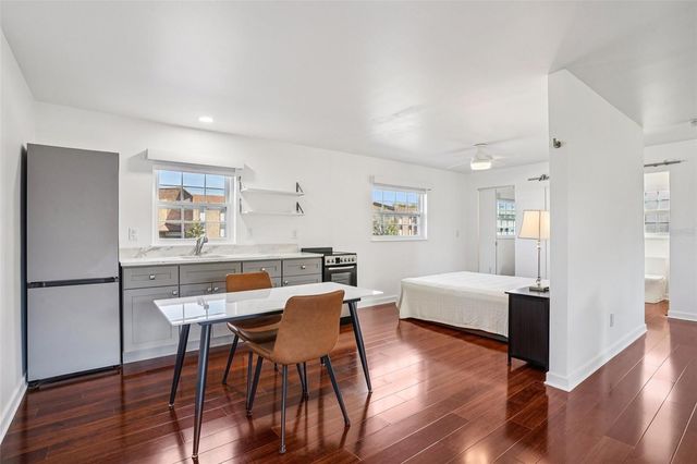 1100 E CAROLINE STREET 106, Tavares, FL 32778