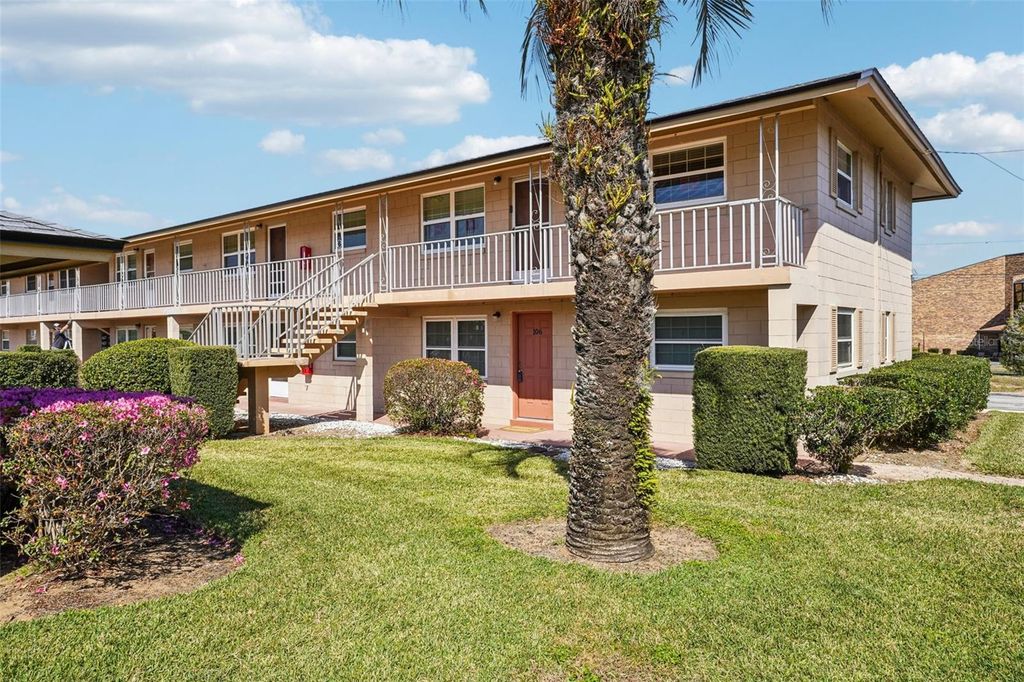 1100 E CAROLINE STREET 106, Tavares, FL 32778