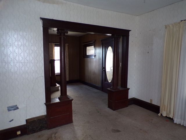 808 E 3RD Avenue, Coal Valley, IL 61240