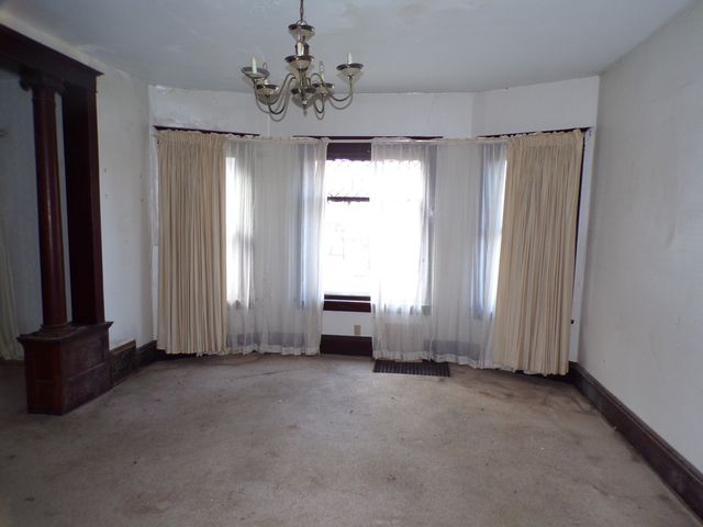 808 E 3RD Avenue, Coal Valley, IL 61240