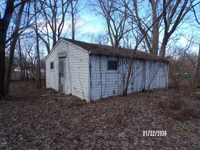 808 E 3RD Avenue, Coal Valley, IL 61240