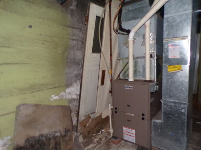 808 E 3RD Avenue, Coal Valley, IL 61240