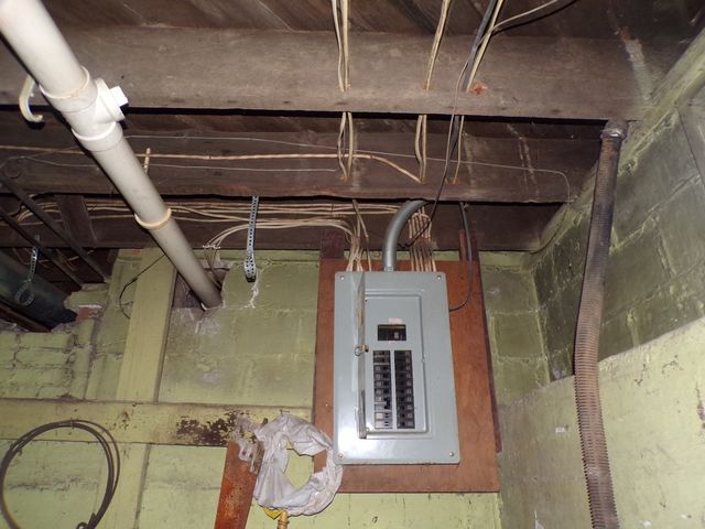 808 E 3RD Avenue, Coal Valley, IL 61240