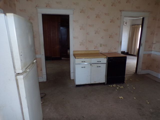 808 E 3RD Avenue, Coal Valley, IL 61240