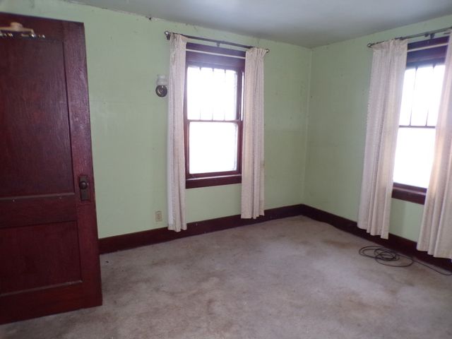 808 E 3RD Avenue, Coal Valley, IL 61240