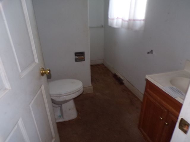 808 E 3RD Avenue, Coal Valley, IL 61240