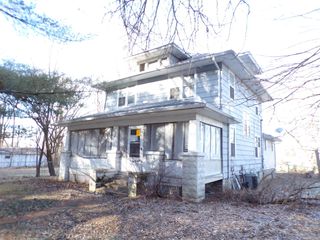 808 E 3RD Avenue, Coal Valley, IL 61240