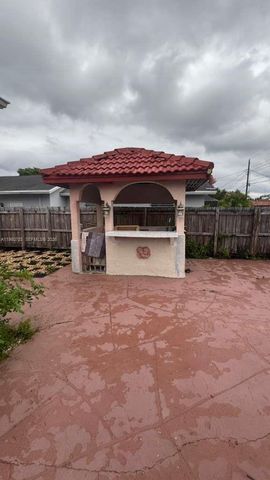 4390 NW 4th Ct, Coconut Creek, FL 33066