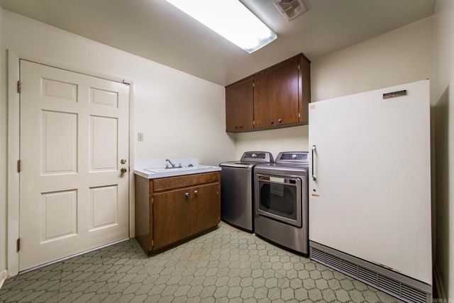 314 SE 5th Street, England, AR 72406