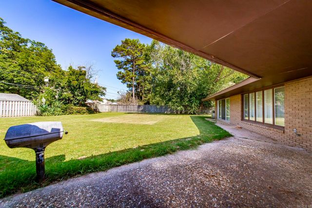 314 SE 5th Street, England, AR 72406