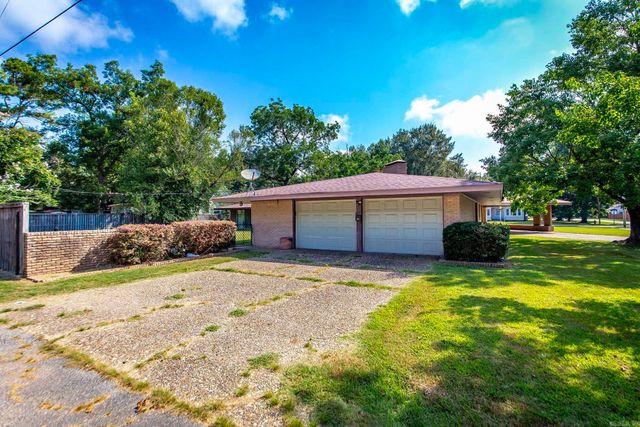 314 SE 5th Street, England, AR 72406