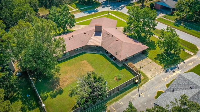 314 SE 5th Street, England, AR 72406