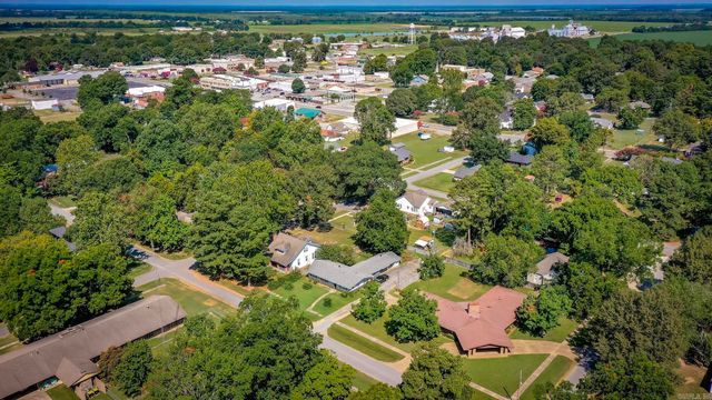 314 SE 5th Street, England, AR 72406