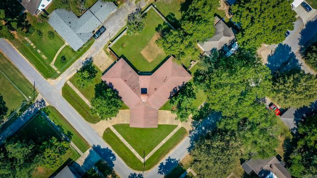 314 SE 5th Street, England, AR 72406