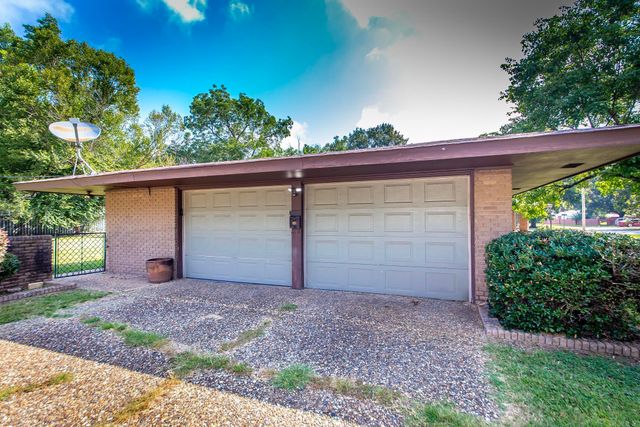 314 SE 5th Street, England, AR 72406