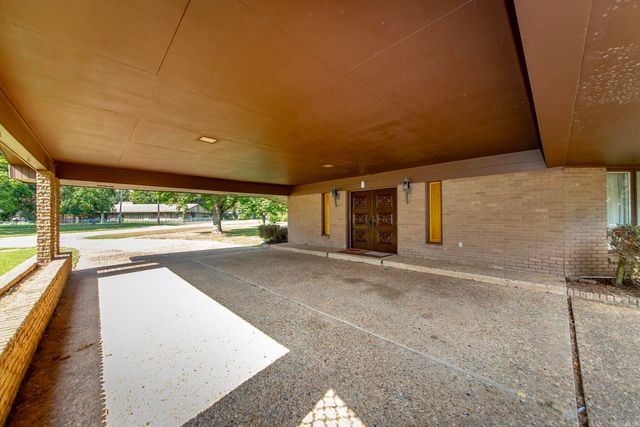 314 SE 5th Street, England, AR 72406