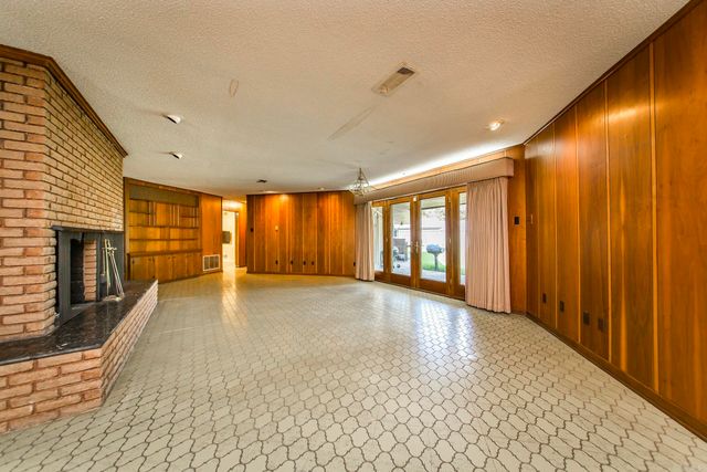 314 SE 5th Street, England, AR 72406