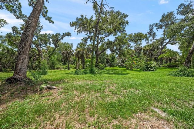 TWIN LAKES AVENUE B1, Nokomis, FL 34275