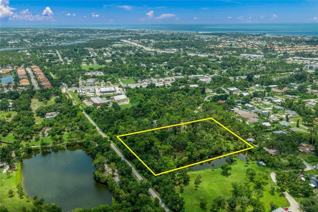TWIN LAKES AVENUE B1, Nokomis, FL 34275