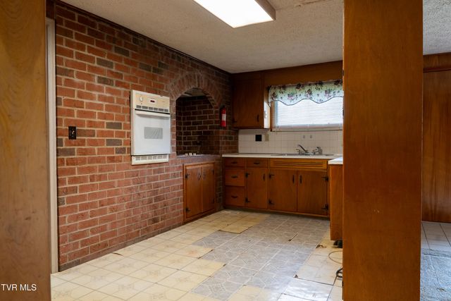 1583 Rock Springs Road, Kingsport, TN 37664