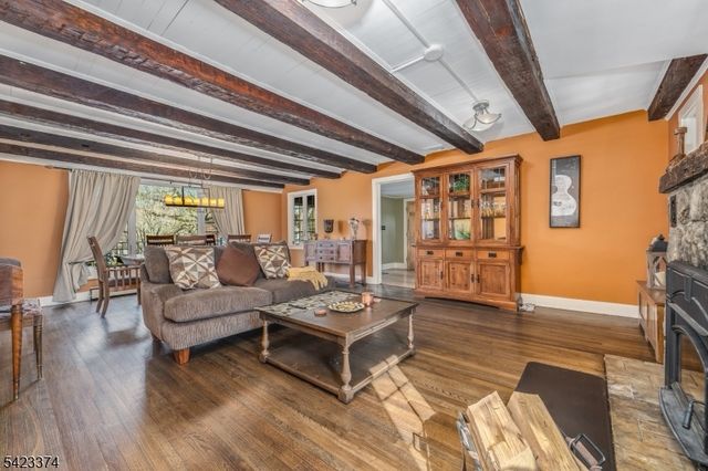 20 Woodland Terrace, High Bridge Boro, NJ 08829