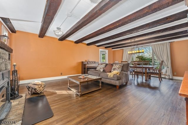 20 Woodland Terrace, High Bridge Boro, NJ 08829