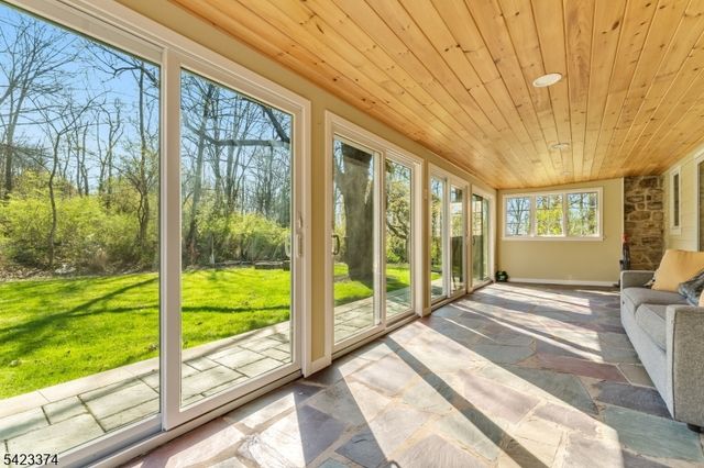 20 Woodland Terrace, High Bridge Boro, NJ 08829