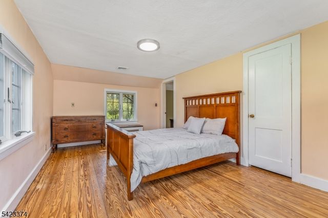 20 Woodland Terrace, High Bridge Boro, NJ 08829