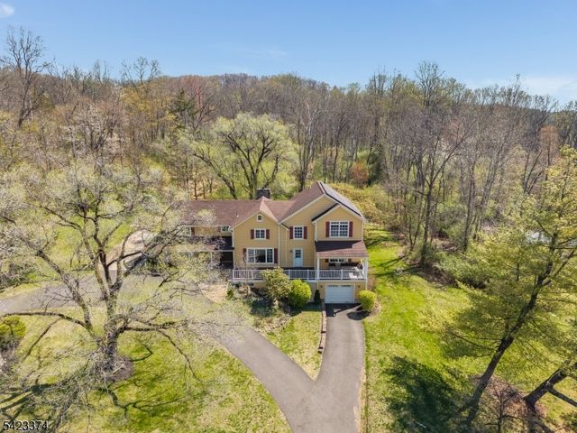 20 Woodland Terrace, High Bridge Boro, NJ 08829