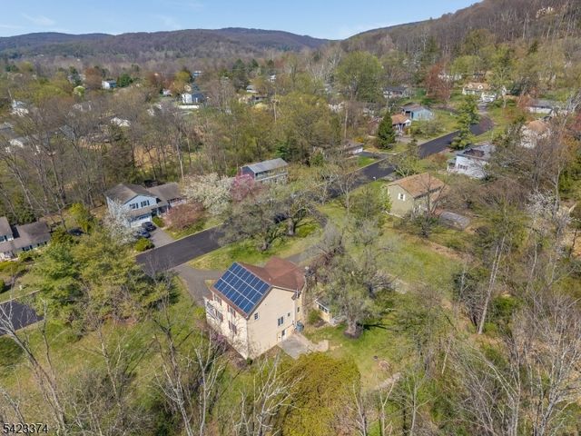 20 Woodland Terrace, High Bridge Boro, NJ 08829